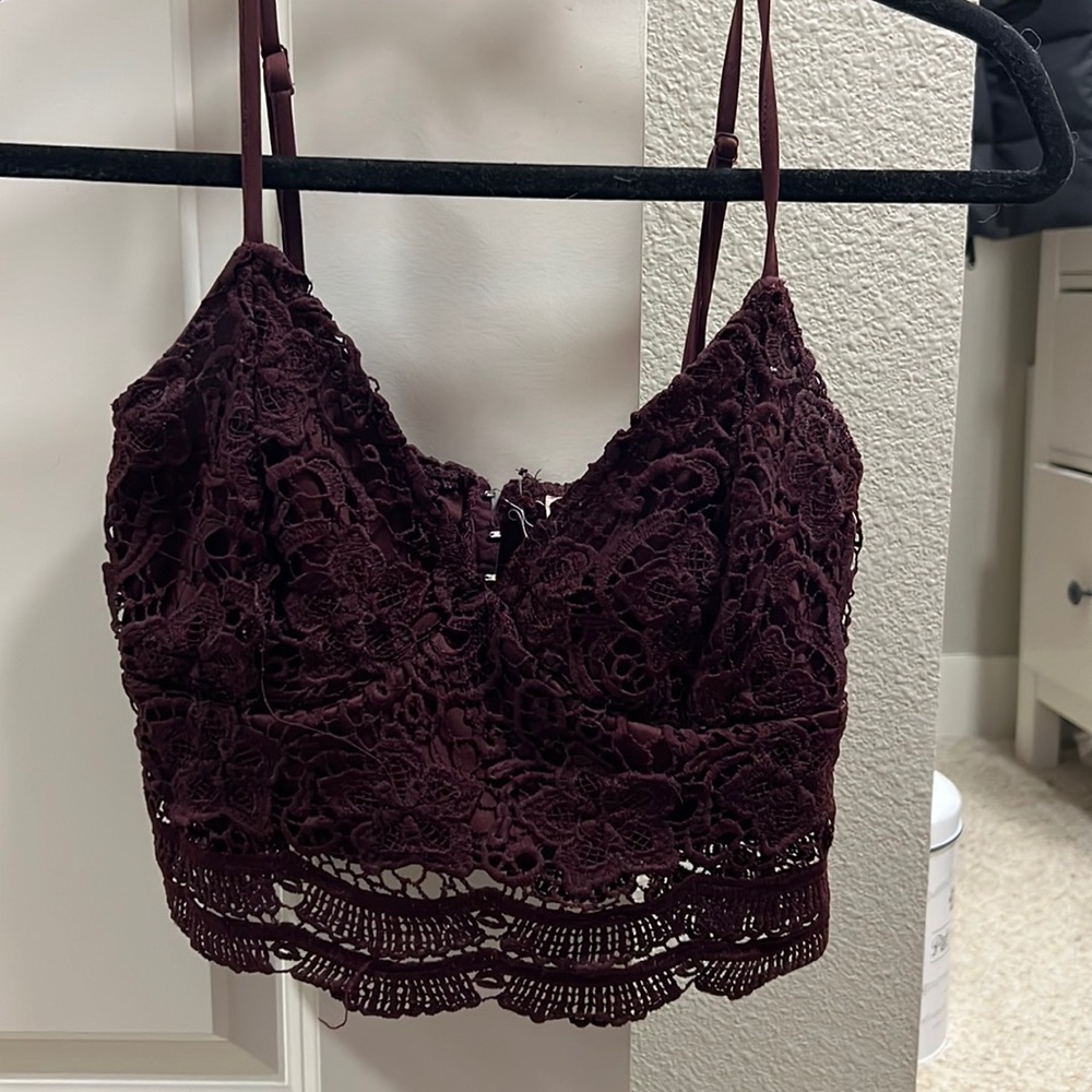 Lace cropped burgundy shirt size medium